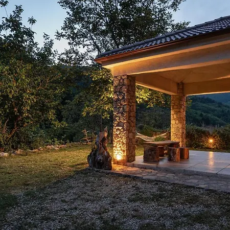 Apartment Hidden Stone *