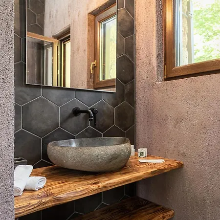 Hidden Stone Appartement *