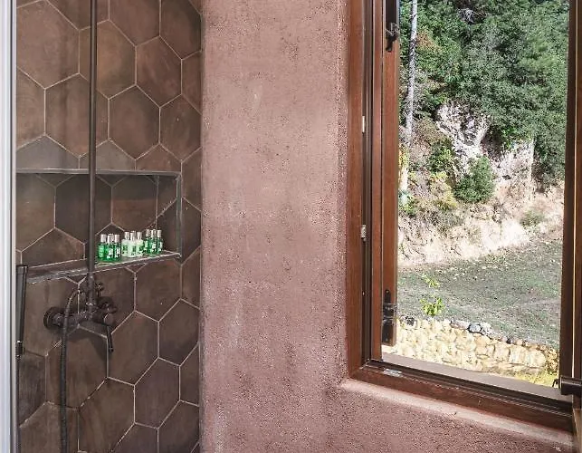 Hidden Stone * Zarouchla