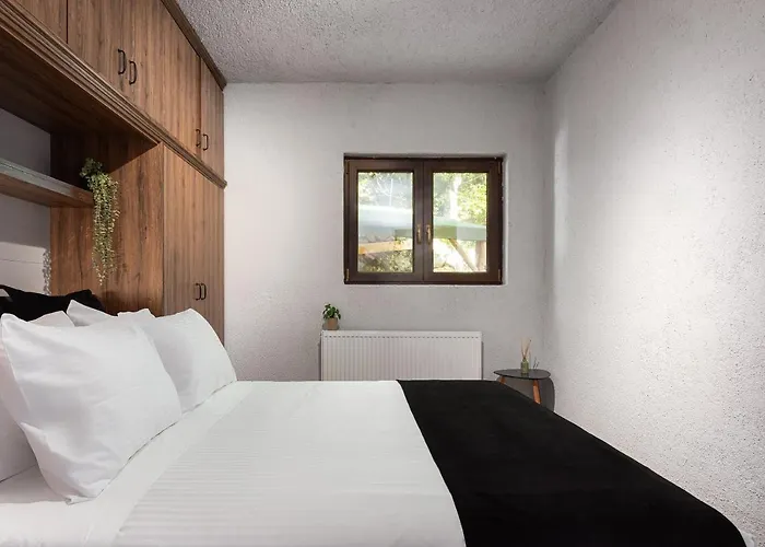 Hidden Stone Apartamento Zarouchla