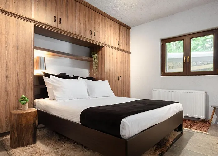 Hidden Stone * Zarouchla