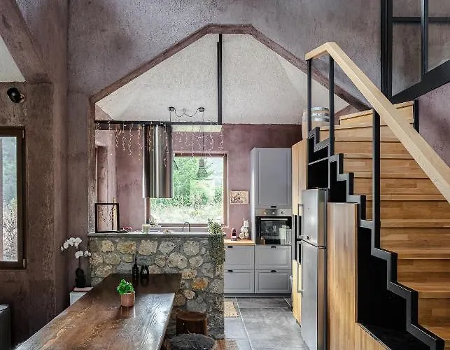 Hidden Stone Apartmán Zarouchla